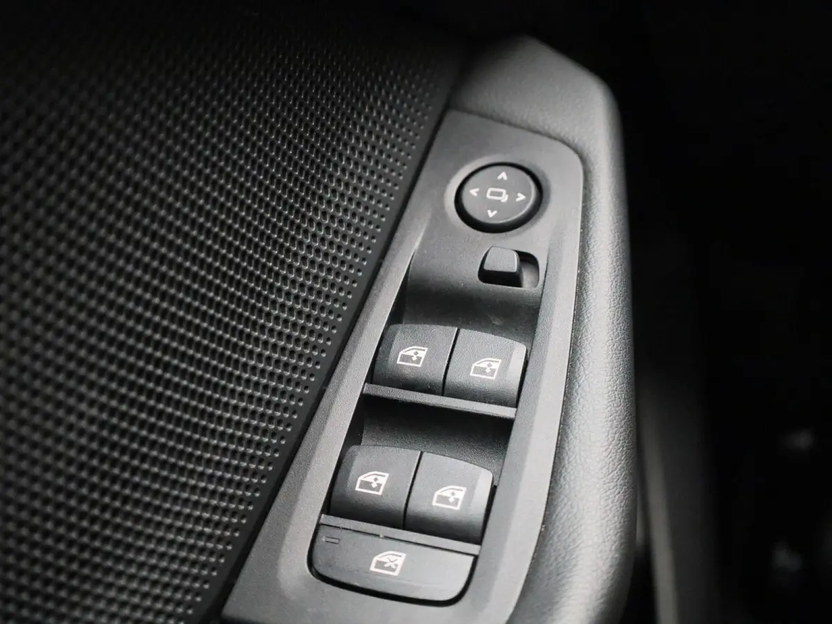 118i Executive | PANORAMADAK | APPLE CARPLAY | ANDROID AUTO | CLIMATE CONTROL | CRUISE CONTROL | PARKEERSENSOREN |