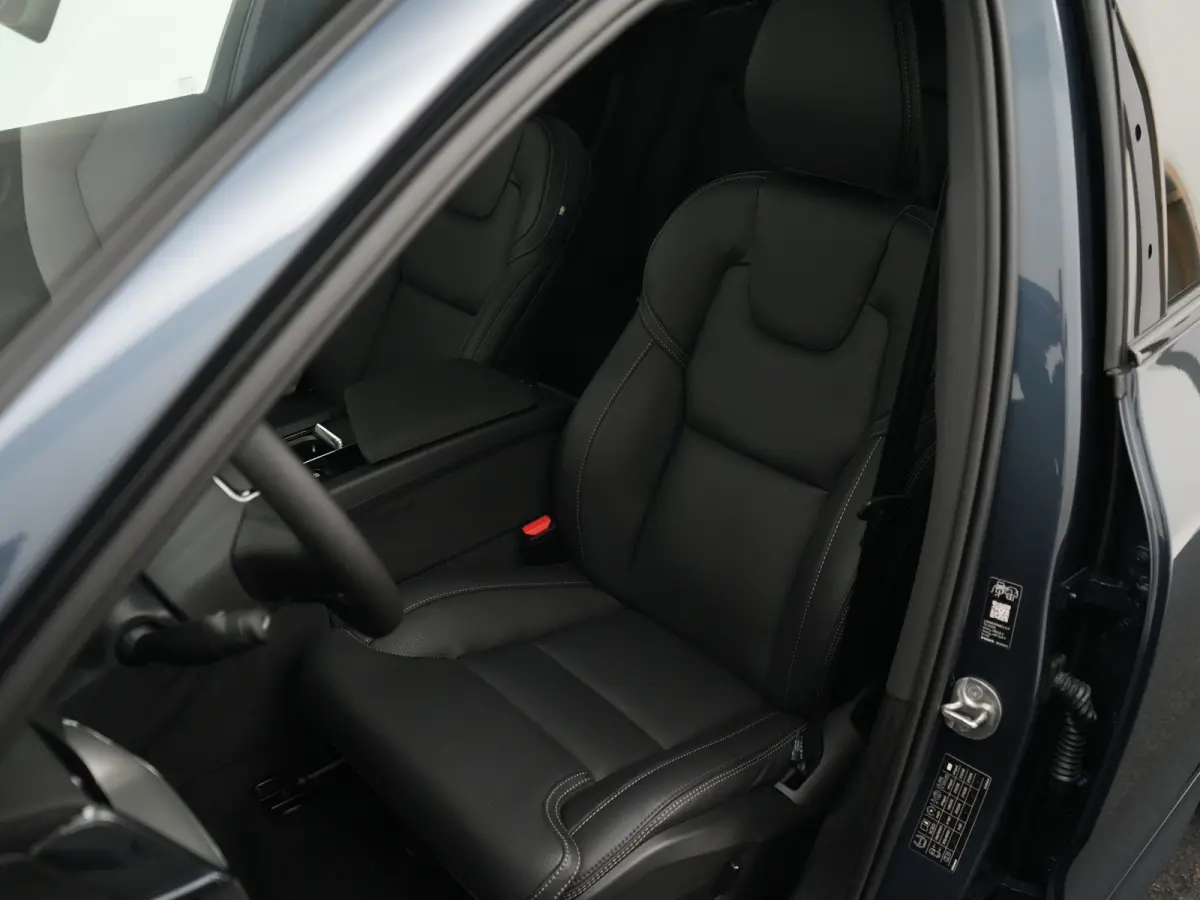 T6 Recharge AWD Plus Black Edition | Head-Up | Stoelventilatie | 360° Camera | Harman/Kardon | Panoramadak | Trekhaak