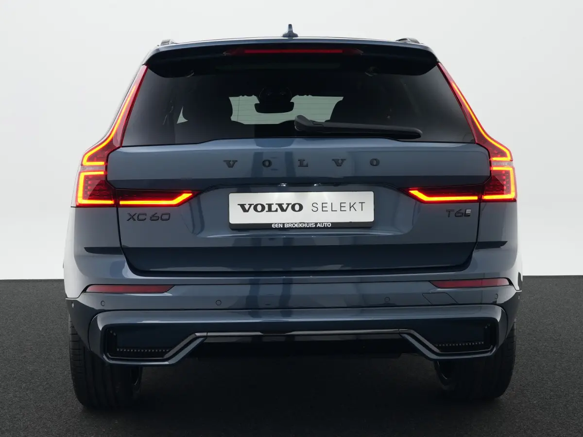 T6 Recharge AWD Plus Black Edition | Head-Up | Stoelventilatie | 360° Camera | Harman/Kardon | Panoramadak | Trekhaak
