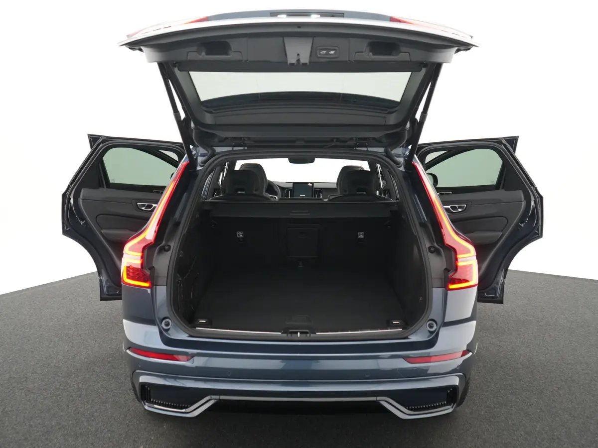 T6 Recharge AWD Plus Black Edition | Head-Up | Stoelventilatie | 360° Camera | Harman/Kardon | Panoramadak | Trekhaak