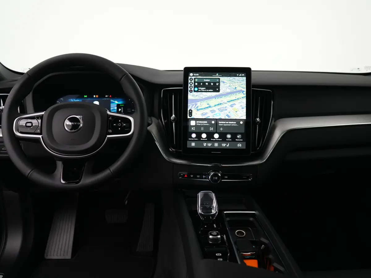 T6 Recharge AWD Plus Black Edition | Head-Up | Stoelventilatie | 360° Camera | Harman/Kardon | Panoramadak | Trekhaak