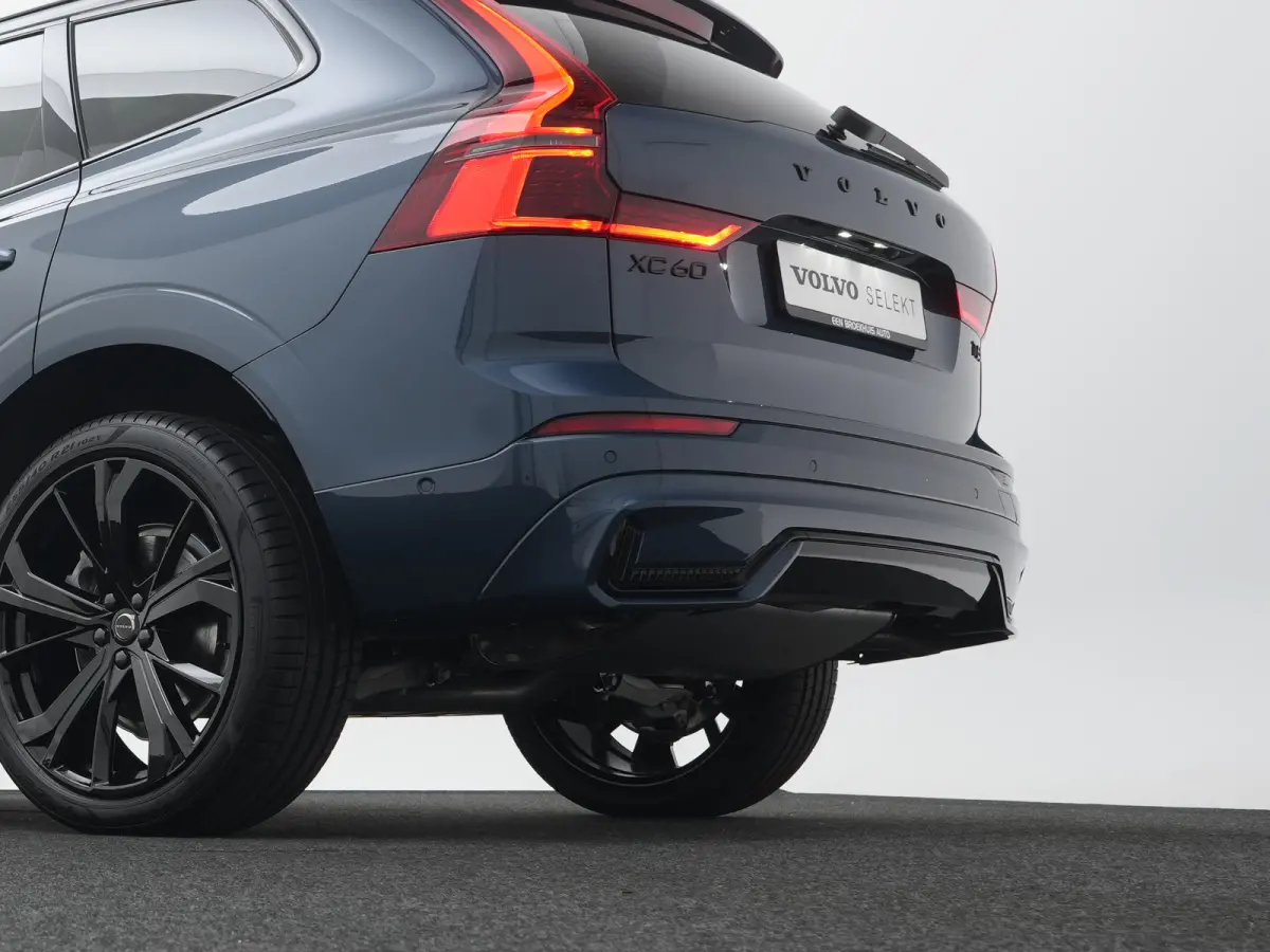 T6 Recharge AWD Plus Black Edition | Head-Up | Stoelventilatie | 360° Camera | Harman/Kardon | Panoramadak | Trekhaak