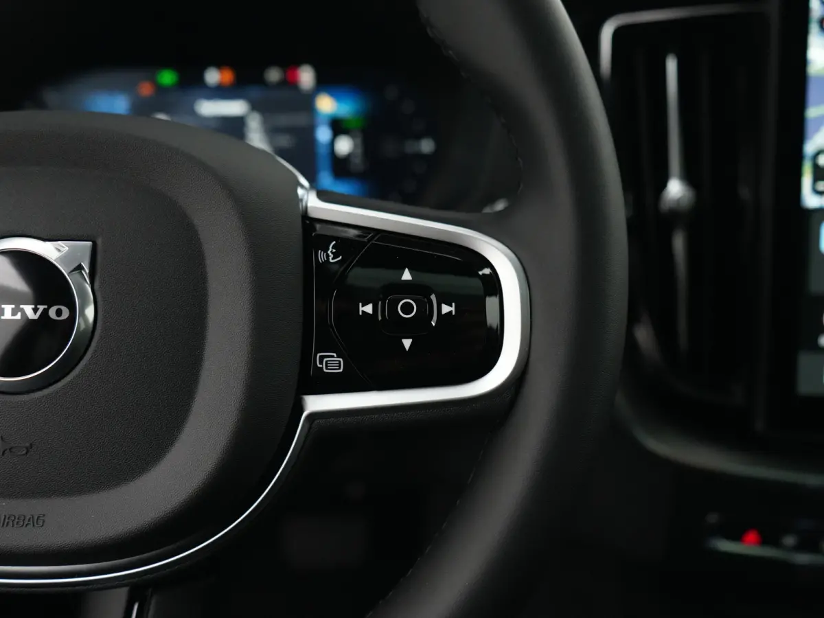T6 Recharge AWD Plus Black Edition | Head-Up | Stoelventilatie | 360° Camera | Harman/Kardon | Panoramadak | Trekhaak