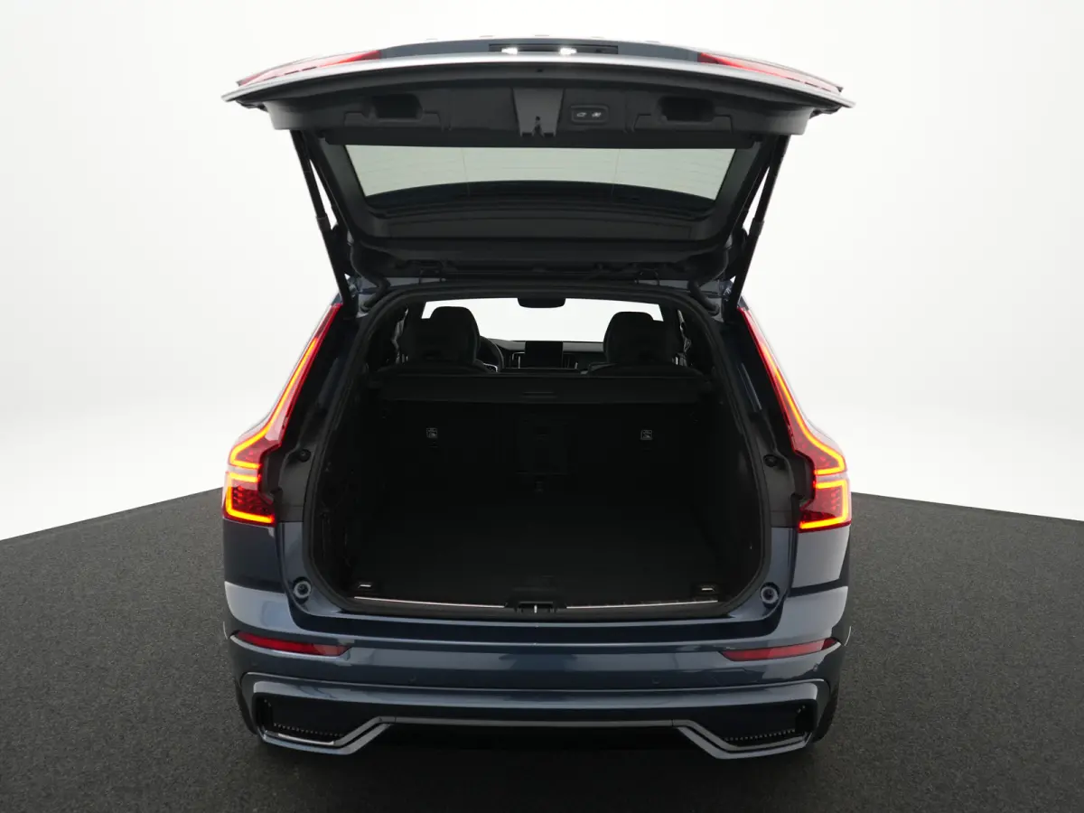 T6 Recharge AWD Plus Black Edition | Head-Up | Stoelventilatie | 360° Camera | Harman/Kardon | Panoramadak | Trekhaak