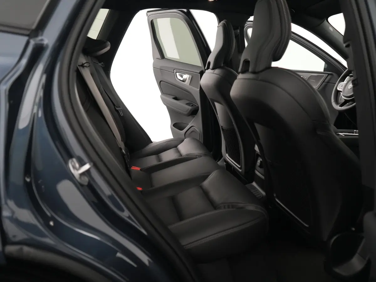 T6 Recharge AWD Plus Black Edition | Head-Up | Stoelventilatie | 360° Camera | Harman/Kardon | Panoramadak | Trekhaak