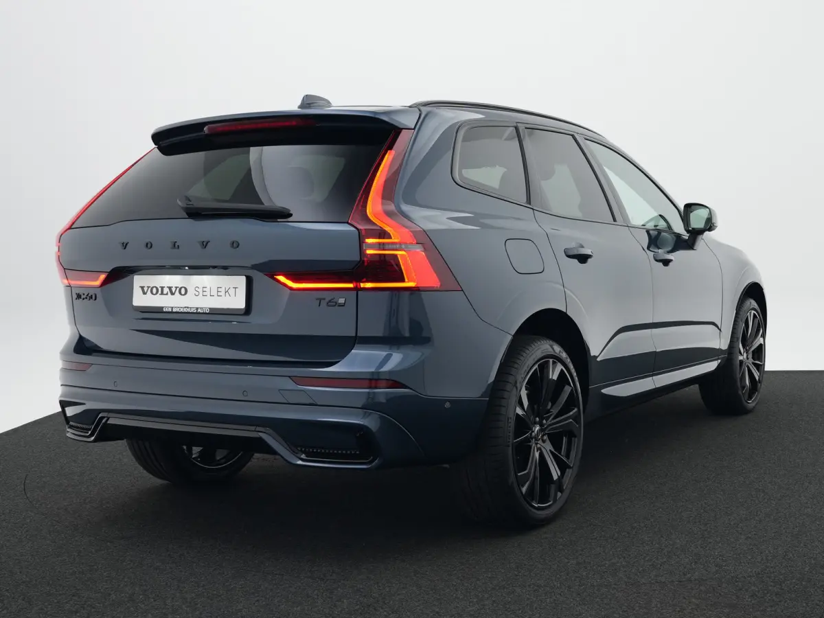 T6 Recharge AWD Plus Black Edition | Head-Up | Stoelventilatie | 360° Camera | Harman/Kardon | Panoramadak | Trekhaak