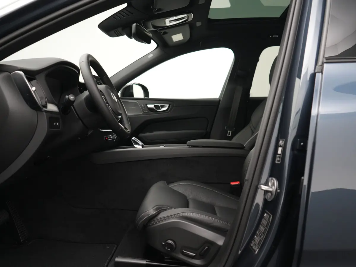 T6 Recharge AWD Plus Black Edition | Head-Up | Stoelventilatie | 360° Camera | Harman/Kardon | Panoramadak | Trekhaak