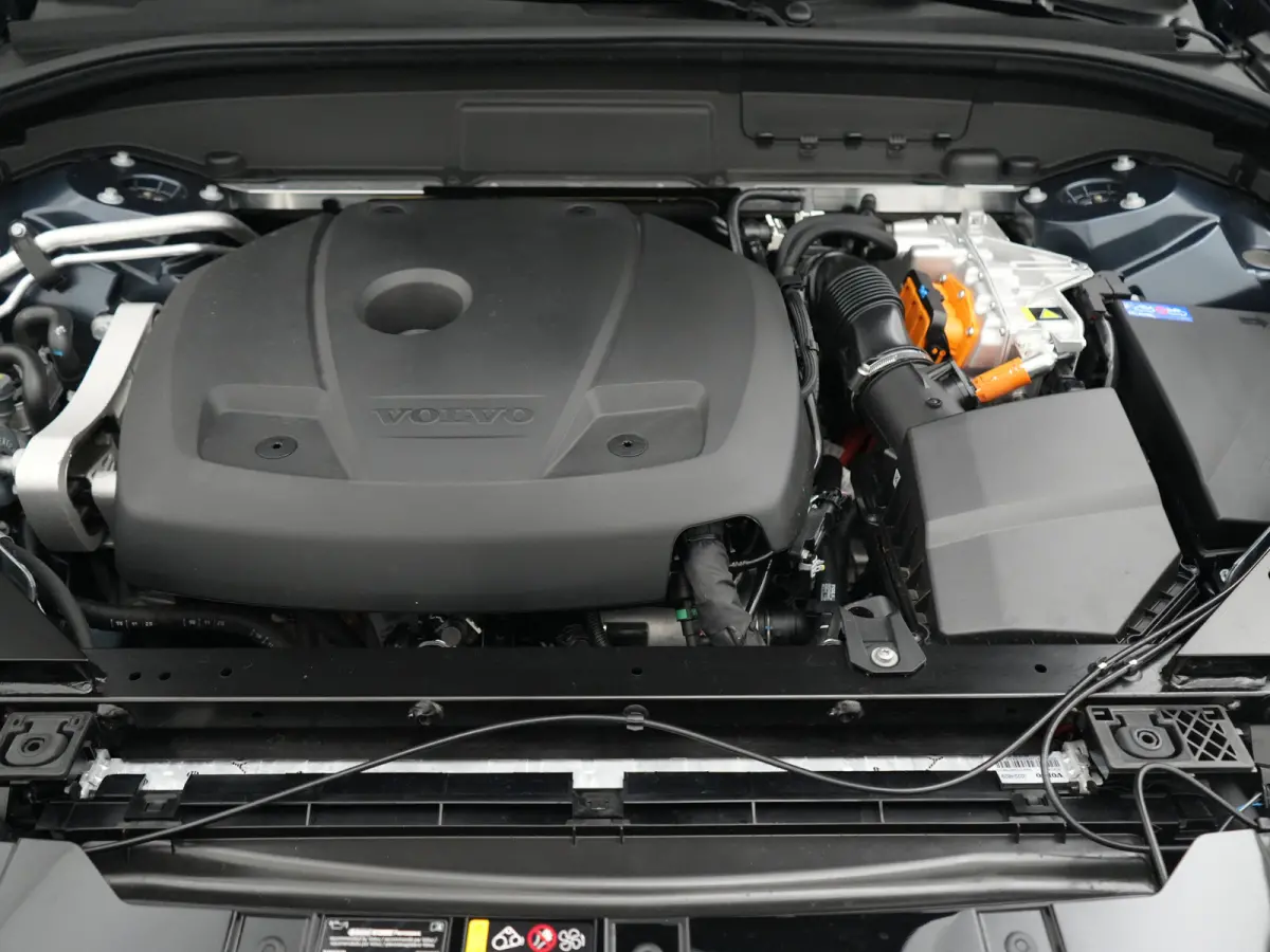 T6 Recharge AWD Plus Black Edition | Head-Up | Stoelventilatie | 360° Camera | Harman/Kardon | Panoramadak | Trekhaak