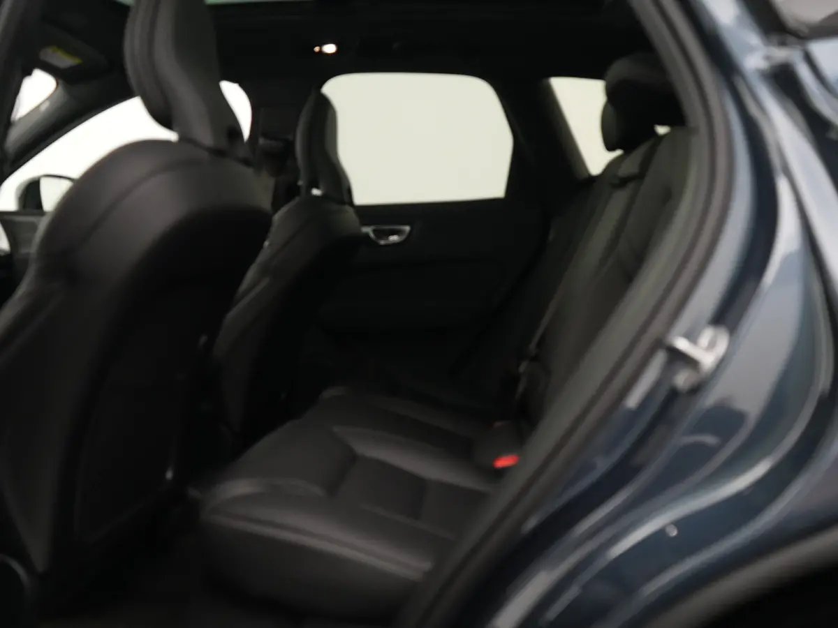 T6 Recharge AWD Plus Black Edition | Head-Up | Stoelventilatie | 360° Camera | Harman/Kardon | Panoramadak | Trekhaak
