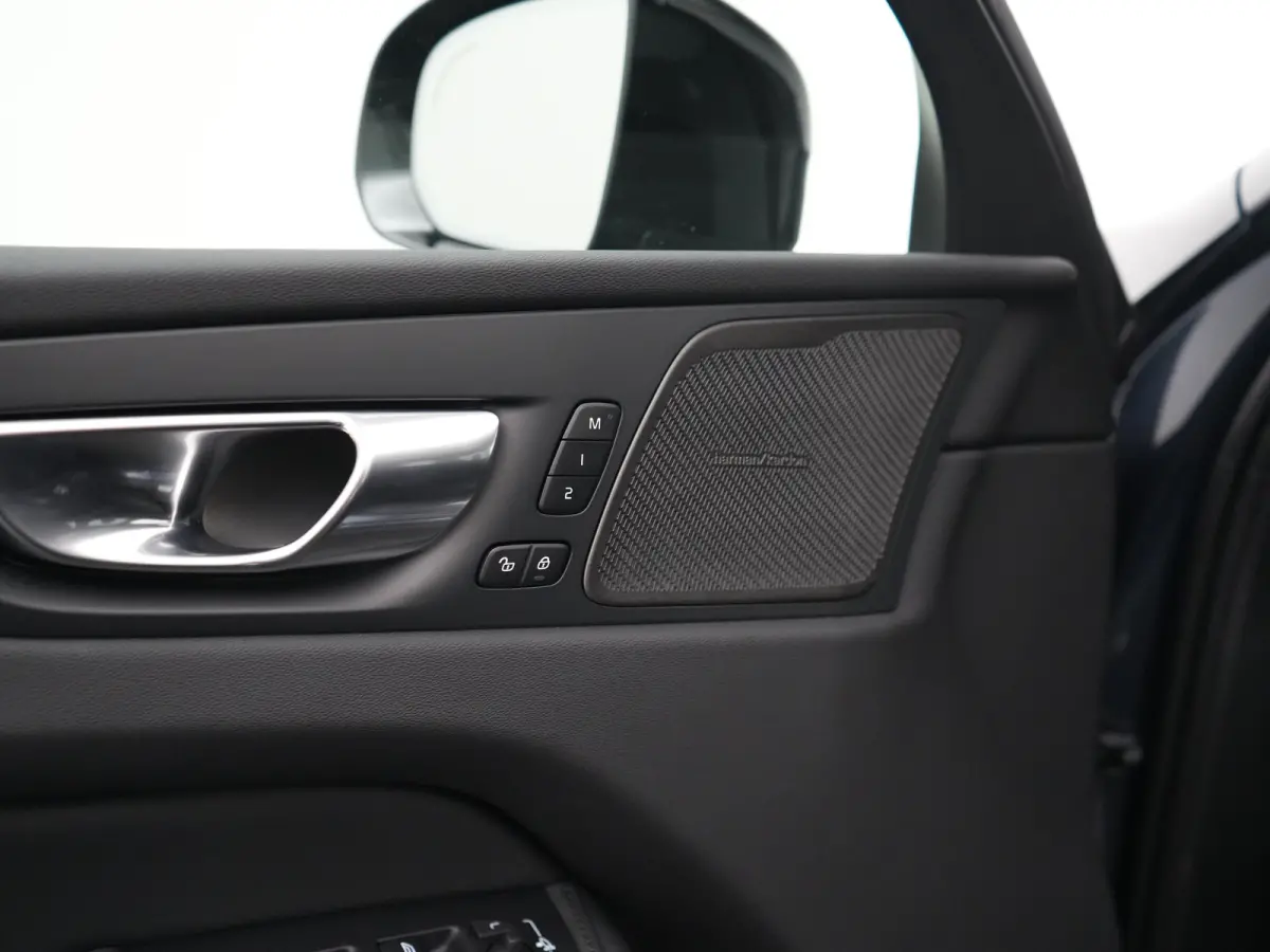 T6 Recharge AWD Plus Black Edition | Head-Up | Stoelventilatie | 360° Camera | Harman/Kardon | Panoramadak | Trekhaak