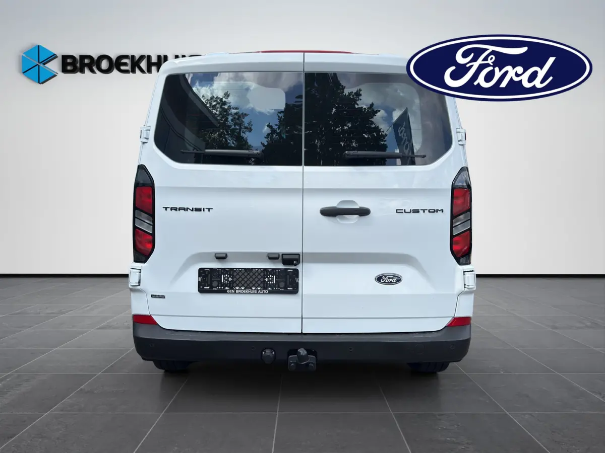 320 L1 Trend 2.5 Plug-in Hybrid 233pk | AGR stoel | Driver Ass Pack Ultimate | Navi | Trekhaak | Full LED | Ford Protect 2+3 jaar |