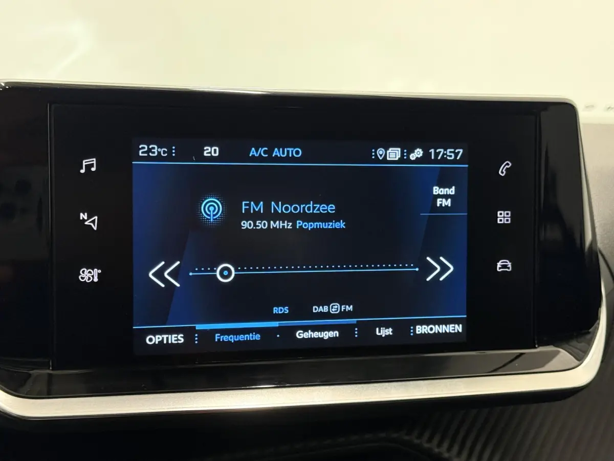 1.2 PureTech 130pk Allure S&S Automaat Navigatie Apple Carplay Android Auto Camera Parkeersensoren achter Cruise Control Full Led Climate Control Lichtmetalen velgen