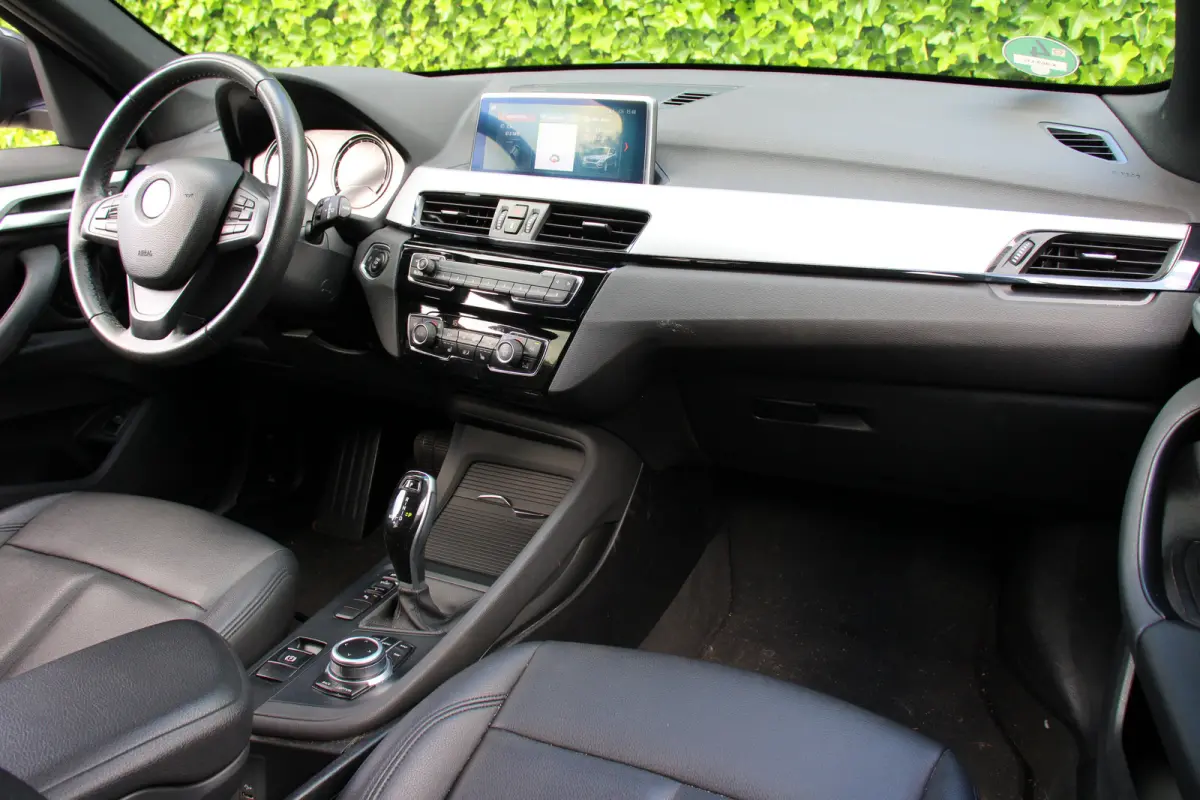 sDrive18i High Executive | DEALER OH ! | LEDER | ALL SEASON | CRUISE | PARK SENSE ACHTER | STOELVERWARMING |