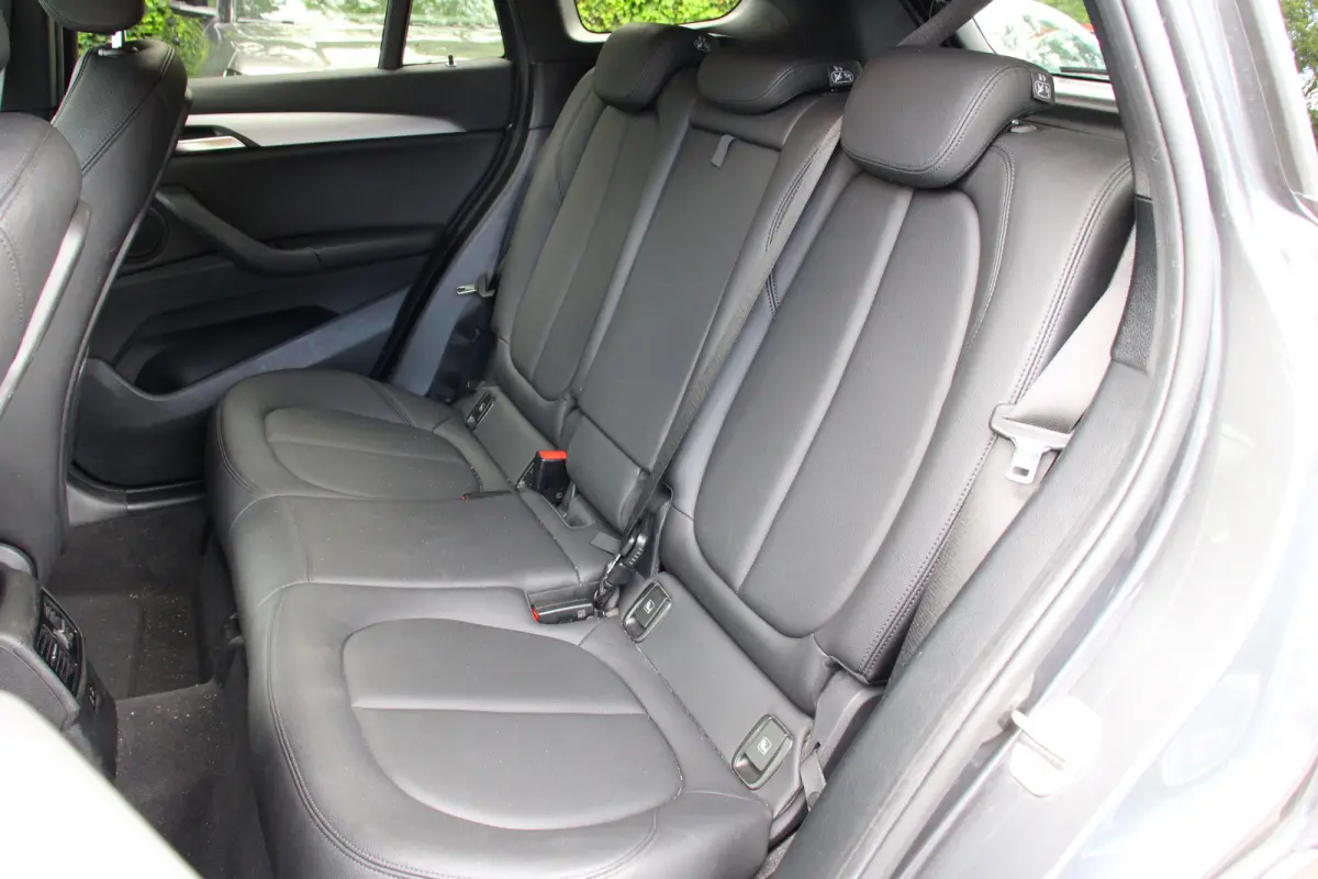 sDrive18i High Executive | DEALER OH ! | LEDER | ALL SEASON | CRUISE | PARK SENSE ACHTER | STOELVERWARMING |