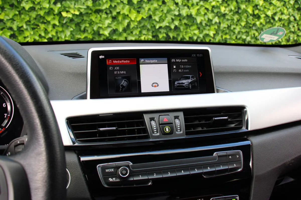 sDrive18i High Executive | DEALER OH ! | LEDER | ALL SEASON | CRUISE | PARK SENSE ACHTER | STOELVERWARMING |