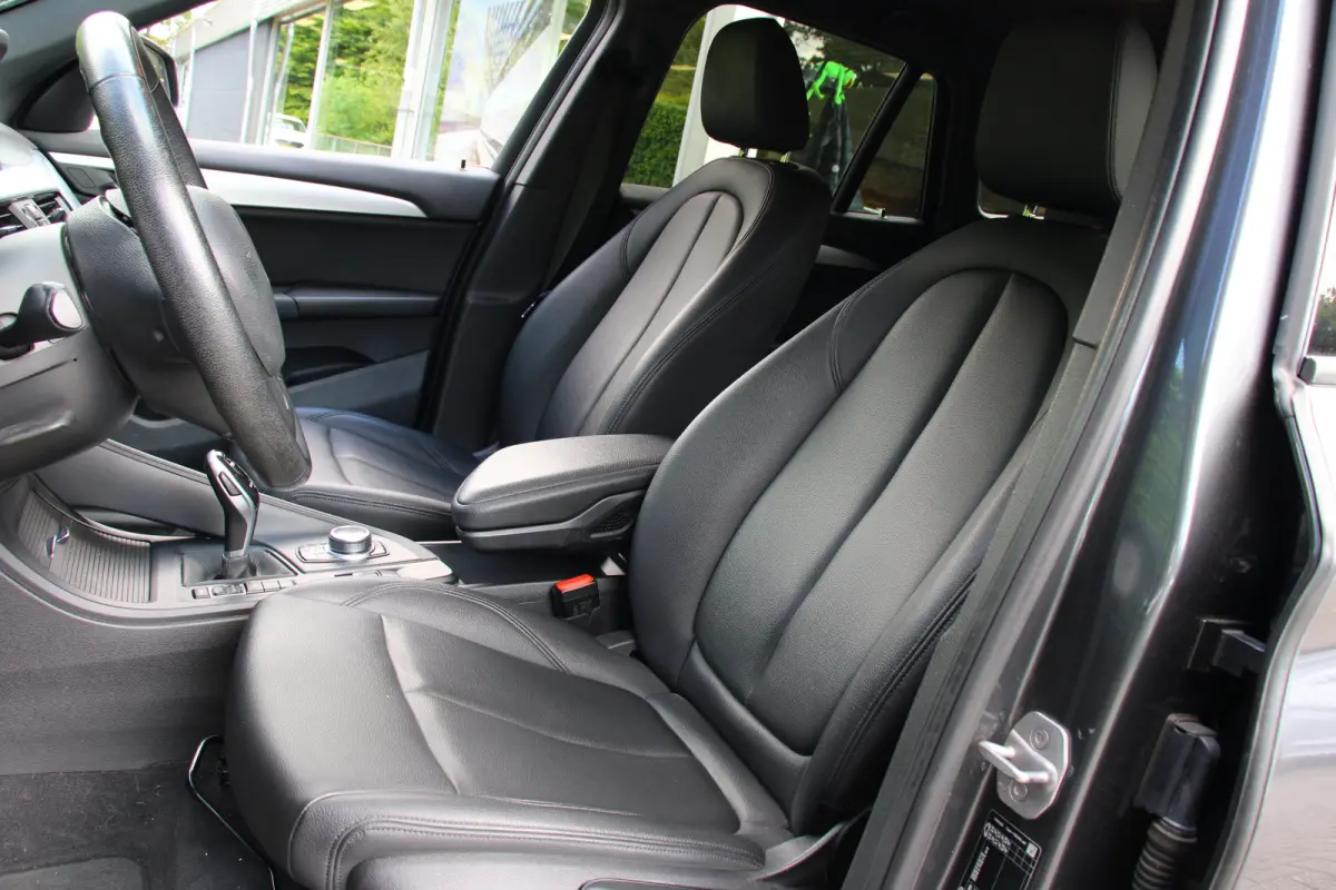 sDrive18i High Executive | DEALER OH ! | LEDER | ALL SEASON | CRUISE | PARK SENSE ACHTER | STOELVERWARMING |