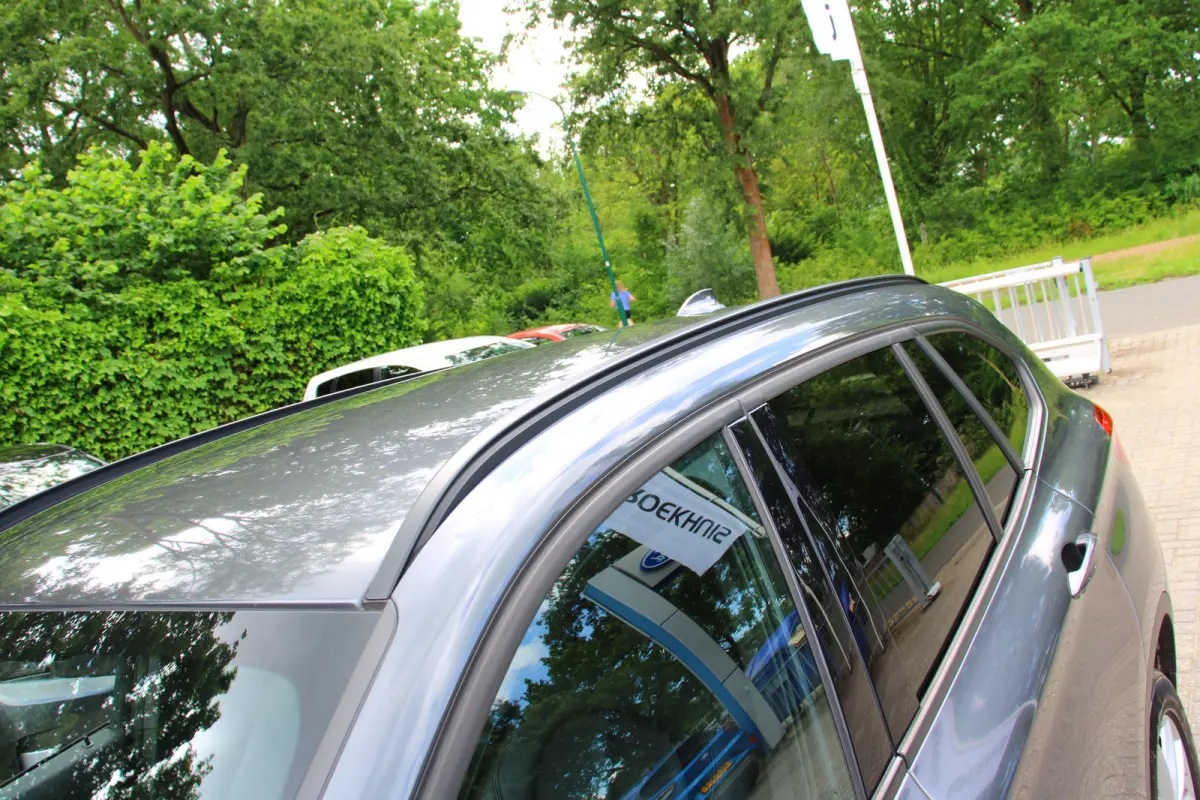 sDrive18i High Executive | DEALER OH ! | LEDER | ALL SEASON | CRUISE | PARK SENSE ACHTER | STOELVERWARMING |