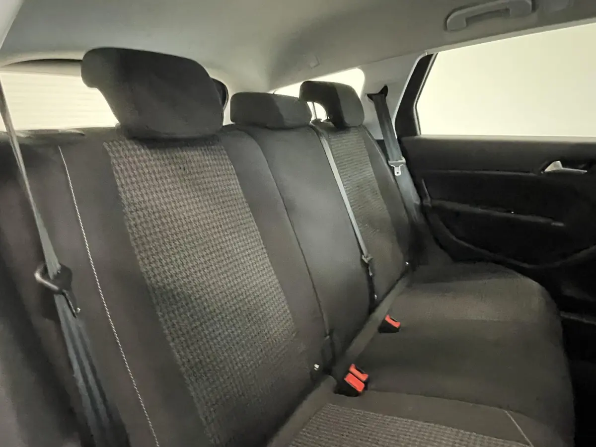 1.2 PureTech Active Pack Trekhaak Navigatie Parkeersensoren achter Cruise Control Climate Control