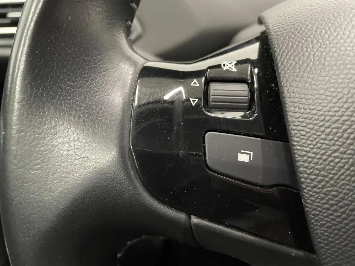 1.2 PureTech Active Pack Trekhaak Navigatie Parkeersensoren achter Cruise Control Climate Control