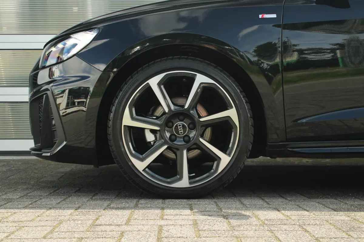 30 TFSI 116pk S-tronic S edition | 18" Velgen | Achteruitrijcamera
