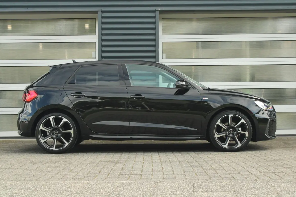 30 TFSI 116pk S-tronic S edition | 18" Velgen | Achteruitrijcamera