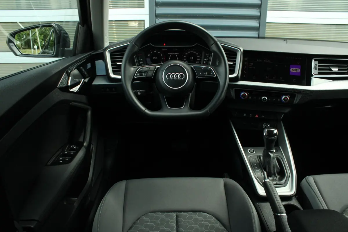 30 TFSI 116pk S-tronic S edition | 18" Velgen | Achteruitrijcamera