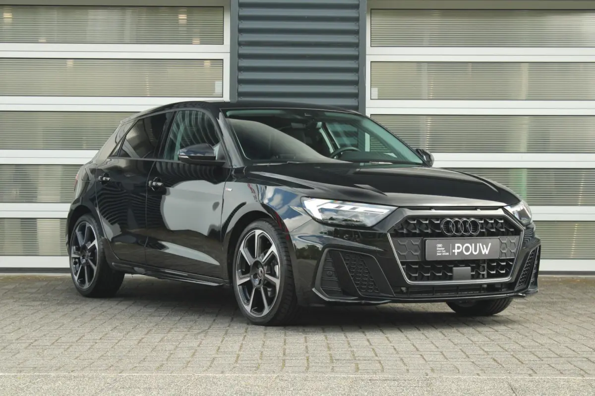 30 TFSI 116pk S-tronic S edition | 18" Velgen | Achteruitrijcamera