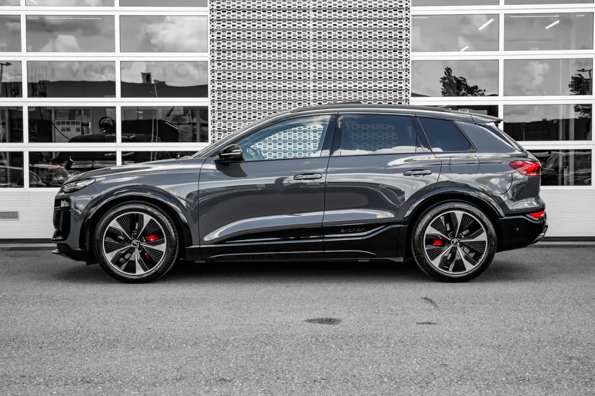 SQ6 quattro 360 kW edition one | Panoramadak | Luchtvering | Head Up Display | Bang & Olufsen |