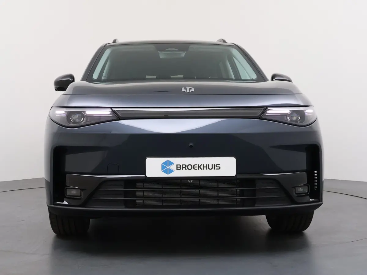 Design 28.4 kWh | €3500,- korting !! | Vanaf €575,- Private Lease per maand ! | Cruise control adaptief met Stop&Go en stuurhulp | Electronic climate controle | Extra getint glas