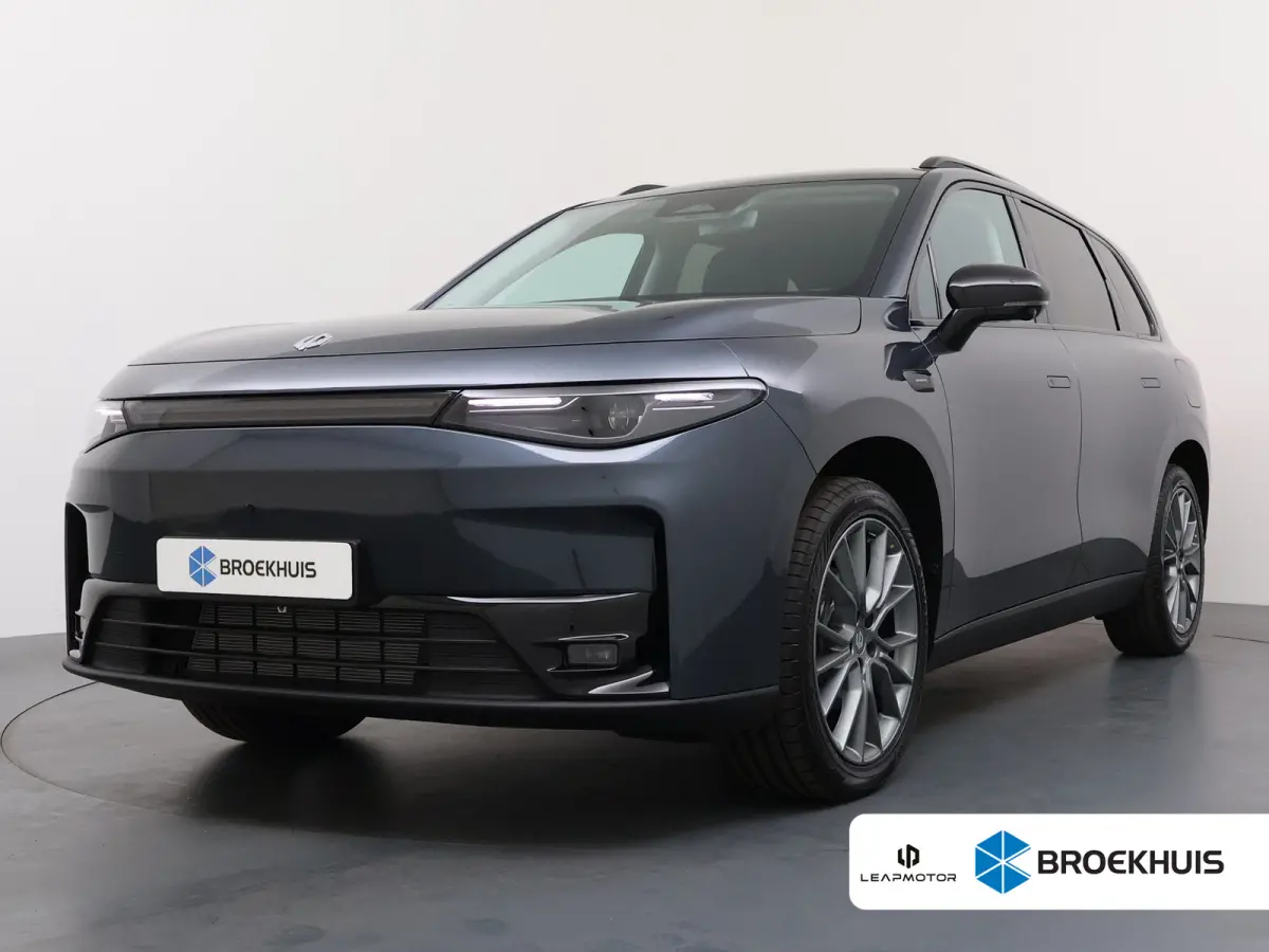 Design 28.4 kWh | €3500,- korting !! | Vanaf €575,- Private Lease per maand ! | Cruise control adaptief met Stop&Go en stuurhulp | Electronic climate controle | Extra getint glas