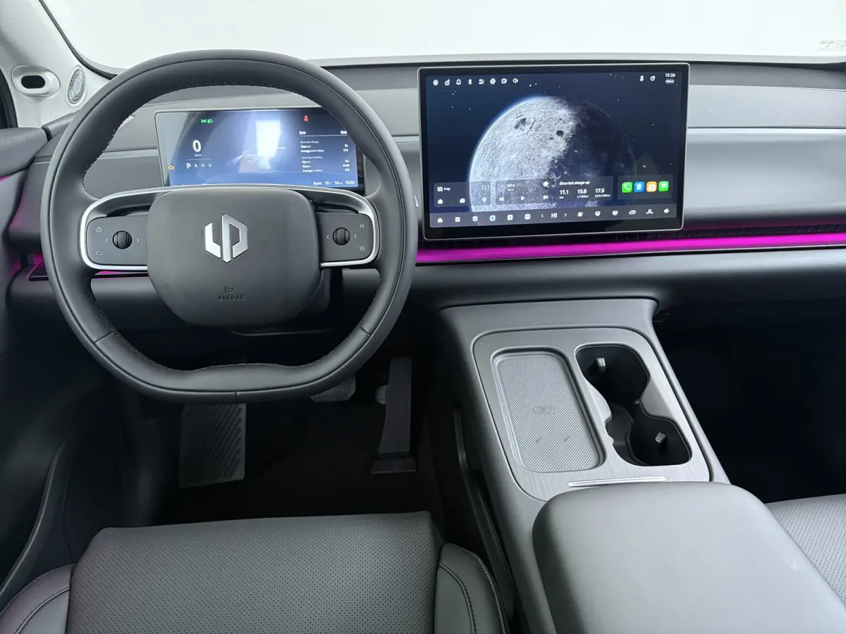 Design 28.4 kWh | €3500,- korting !! | Vanaf €575,- Private Lease per maand ! | Cruise control adaptief met Stop&Go en stuurhulp | Electronic climate controle | Extra getint glas