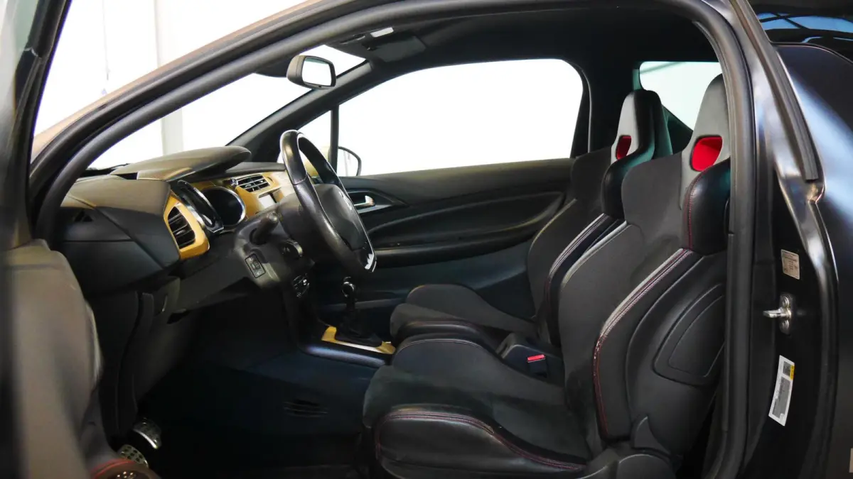 Racing|1.6 THP 207PK|Matte zwart|Carbon fibre