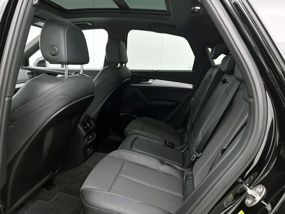 50 TFSI e S edition 299 PK | S-line | Panoramadak | Camera | Cruise Control | Apple Carplay | Android Auto | Stoelverwarming | Climate Control | Lichtmetalen velgen | Trekhaak |
