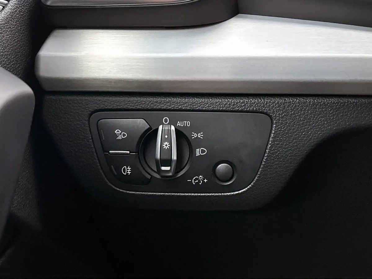 50 TFSI e S edition 299 PK | S-line | Panoramadak | Camera | Cruise Control | Apple Carplay | Android Auto | Stoelverwarming | Climate Control | Lichtmetalen velgen | Trekhaak |
