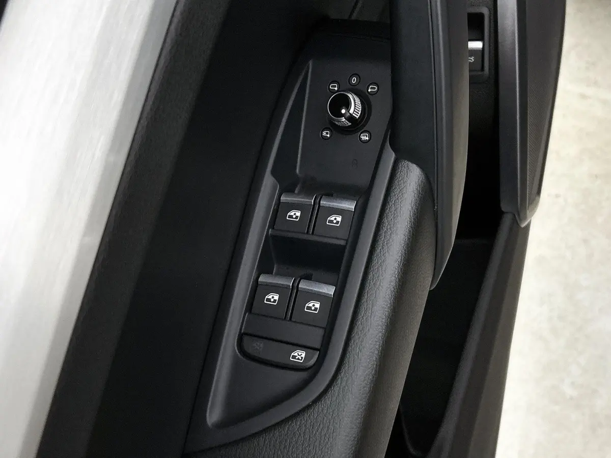 50 TFSI e S edition 299 PK | S-line | Panoramadak | Camera | Cruise Control | Apple Carplay | Android Auto | Stoelverwarming | Climate Control | Lichtmetalen velgen | Trekhaak |