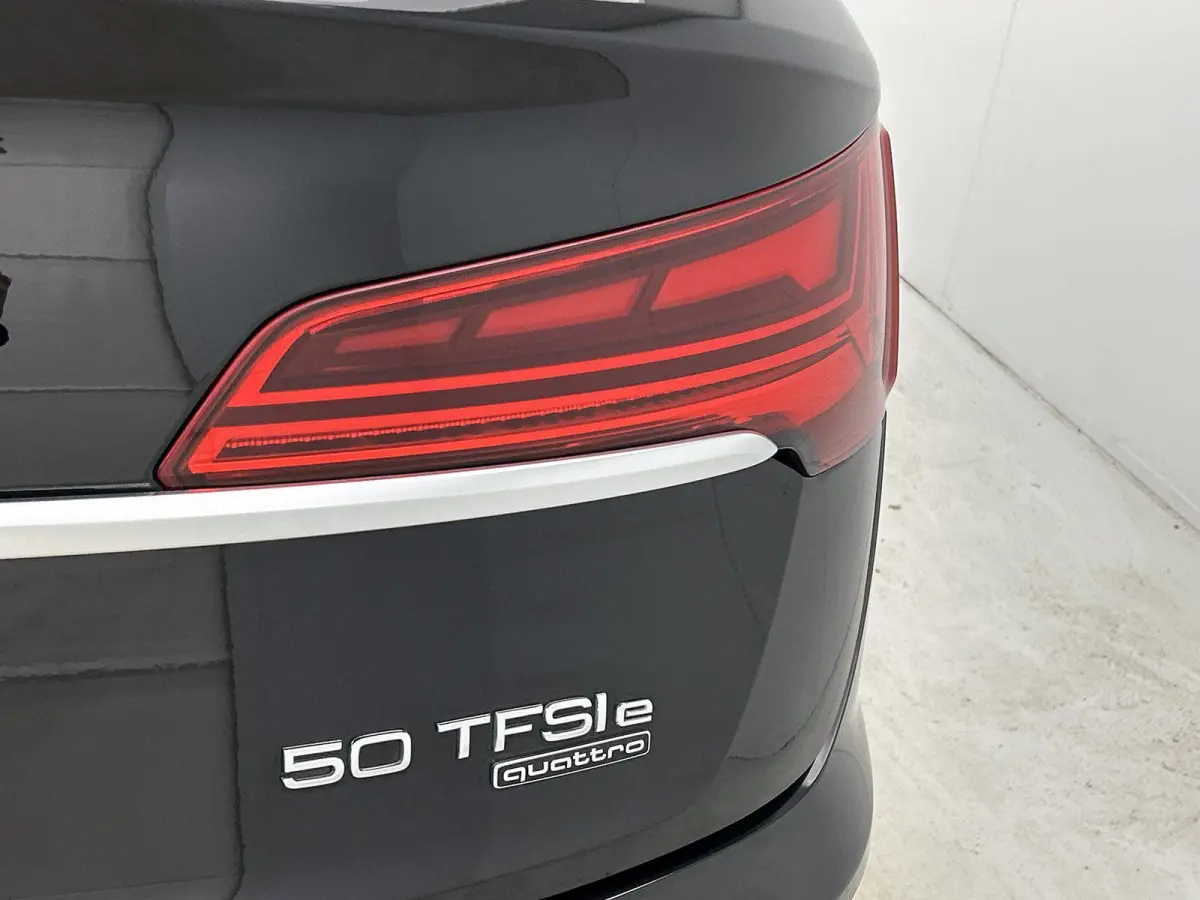 50 TFSI e S edition 299 PK | S-line | Panoramadak | Camera | Cruise Control | Apple Carplay | Android Auto | Stoelverwarming | Climate Control | Lichtmetalen velgen | Trekhaak |