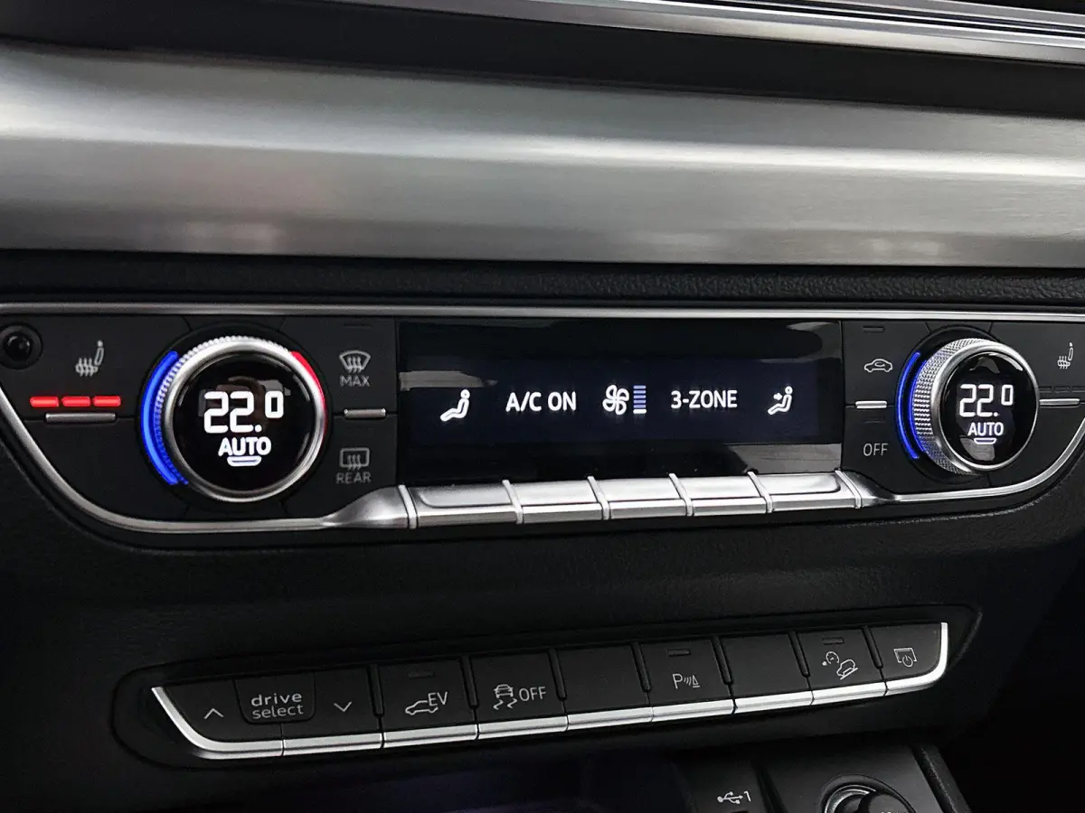 50 TFSI e S edition 299 PK | S-line | Panoramadak | Camera | Cruise Control | Apple Carplay | Android Auto | Stoelverwarming | Climate Control | Lichtmetalen velgen | Trekhaak |