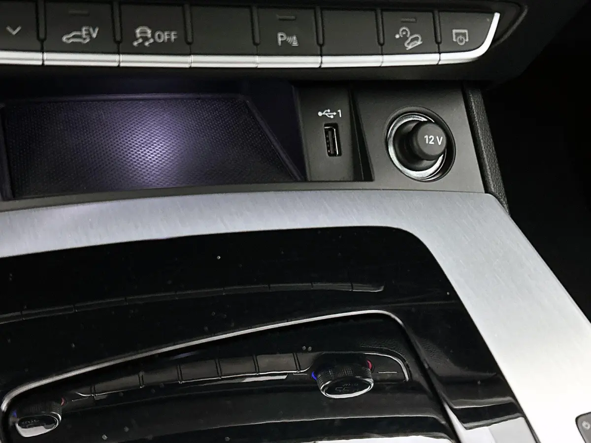 50 TFSI e S edition 299 PK | S-line | Panoramadak | Camera | Cruise Control | Apple Carplay | Android Auto | Stoelverwarming | Climate Control | Lichtmetalen velgen | Trekhaak |