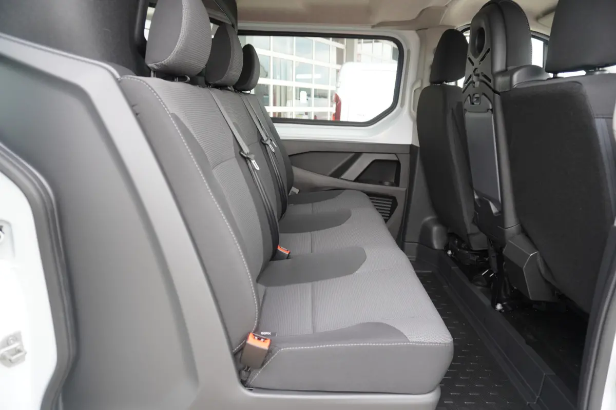 2.0 Blue dCi 130PK T30 L2H1 Advance Dubbelcabine nr.V076 | Climate | Cruise | Camera| Navi | Trekhaak