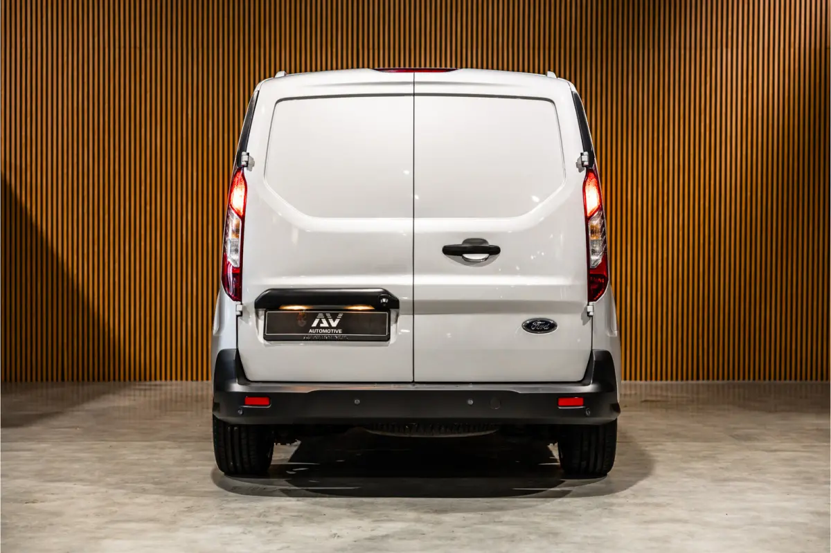 1.0 Ecoboost L2 | BPM Vrij | 3-Zitter | Navigatie | CarPlay | Camera | Stoelverwarming | Airco | MF Stuur | Dealer onderhouden | Nieuwe APK