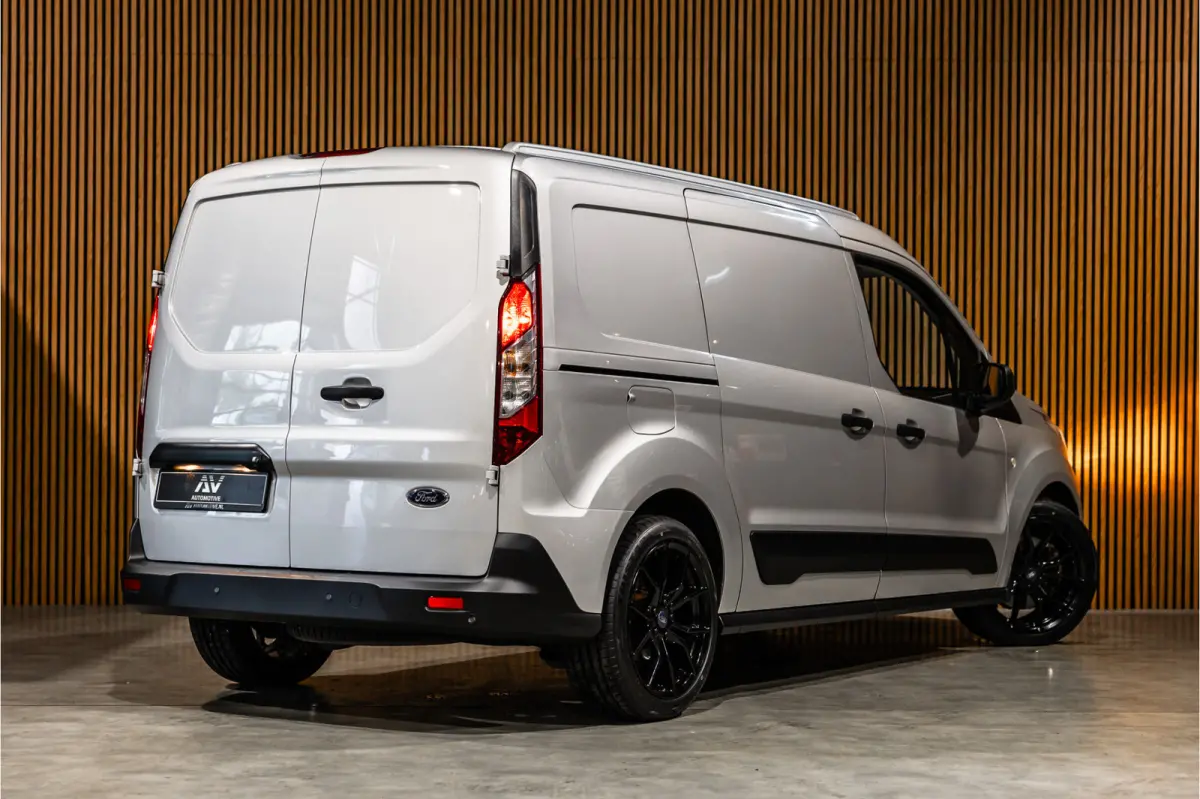 1.0 Ecoboost L2 | BPM Vrij | 3-Zitter | Navigatie | CarPlay | Camera | Stoelverwarming | Airco | MF Stuur | Dealer onderhouden | Nieuwe APK