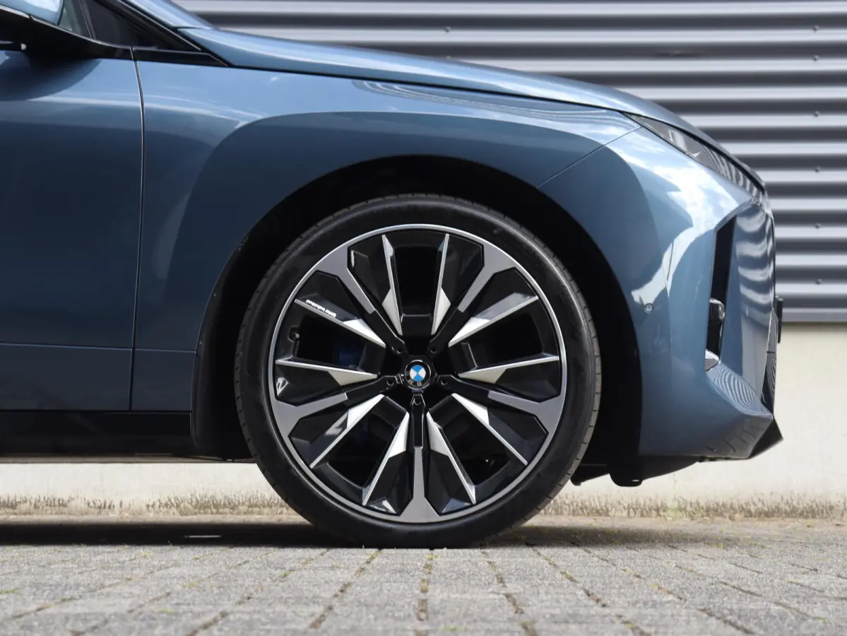 xDrive45 | M Sportpakket | Innovation Pack | Driving Assistant Prof. | Luchtvering | Trekhaak | Head-Up | Panodak Skylounge | Active Steering | Harman Kardon | SOH 97% | 23'' LMV