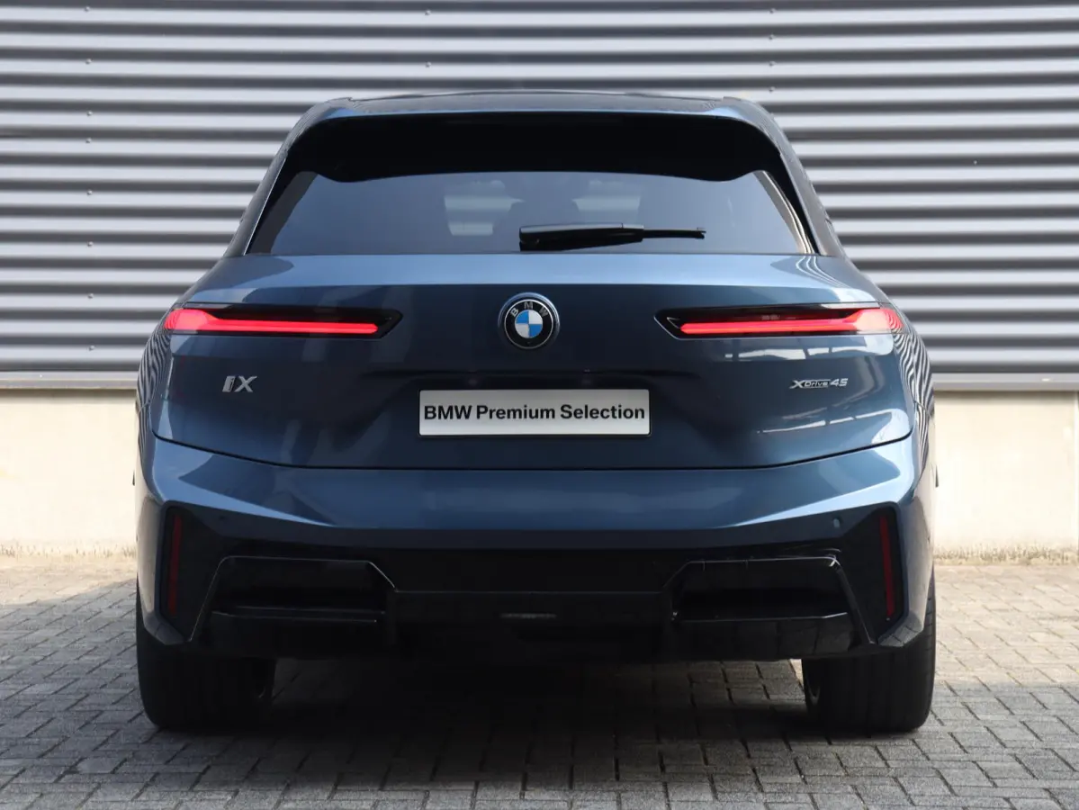 xDrive45 | M Sportpakket | Innovation Pack | Driving Assistant Prof. | Luchtvering | Trekhaak | Head-Up | Panodak Skylounge | Active Steering | Harman Kardon | SOH 97% | 23'' LMV