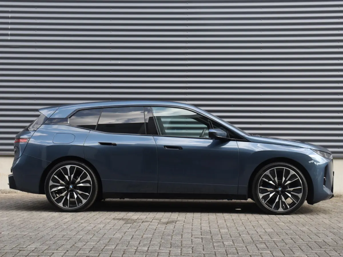 xDrive45 | M Sportpakket | Innovation Pack | Driving Assistant Prof. | Luchtvering | Trekhaak | Head-Up | Panodak Skylounge | Active Steering | Harman Kardon | SOH 97% | 23'' LMV