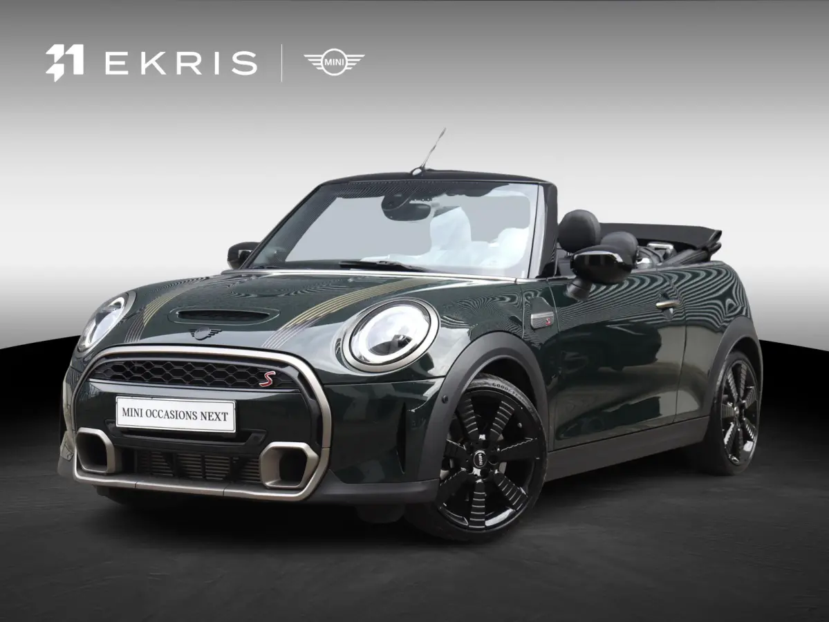 S | Resolute Edition + Camera + Head-Up + Sportstoelen + Harman Kardon + Apple Carplay + Comfort Access + Verwarmbare Voorstoelen + 18'' Pulse Spoke Zwart