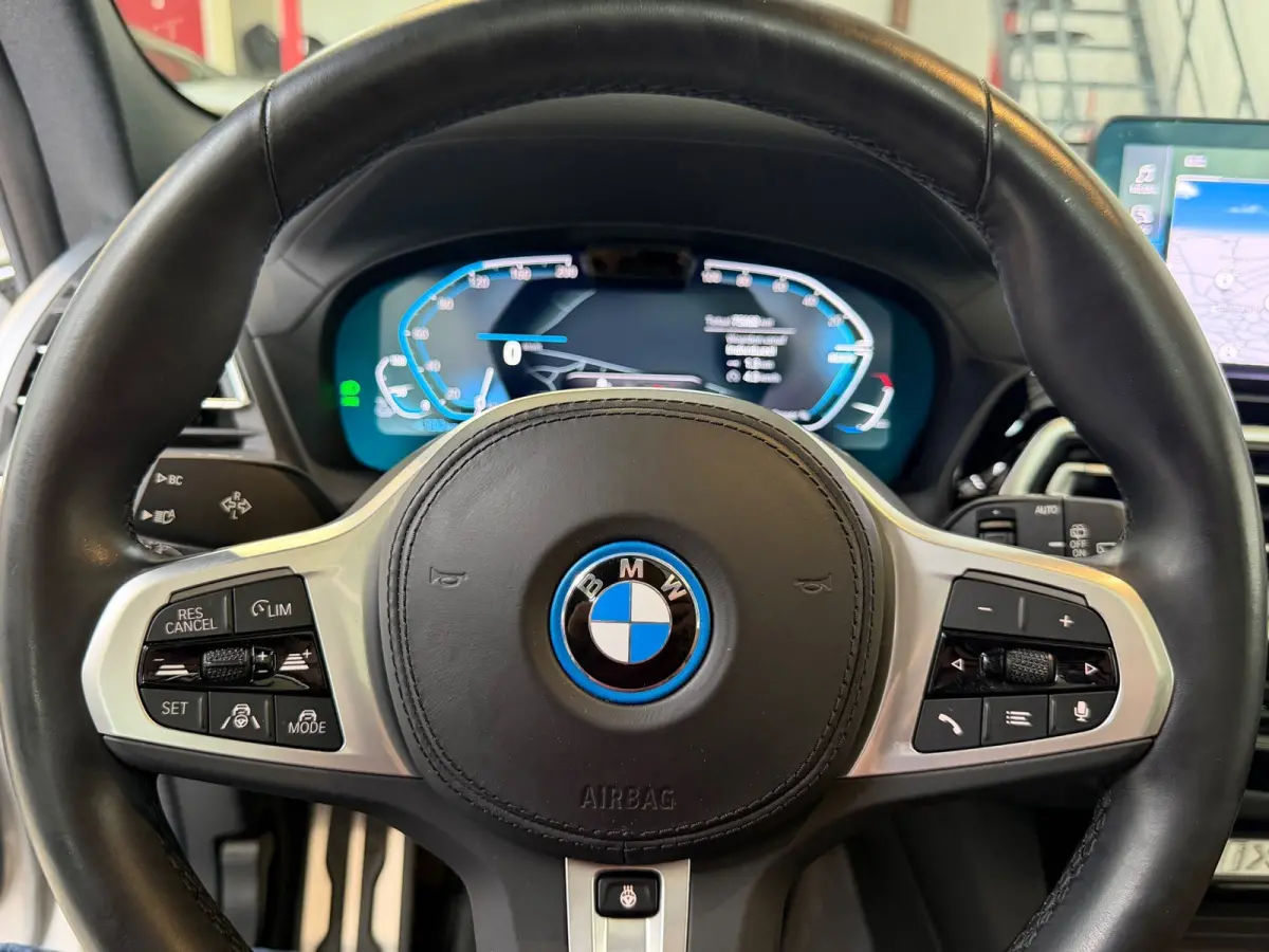 High Executive 80 kWh - SOH96% - M-Sport - Panorama