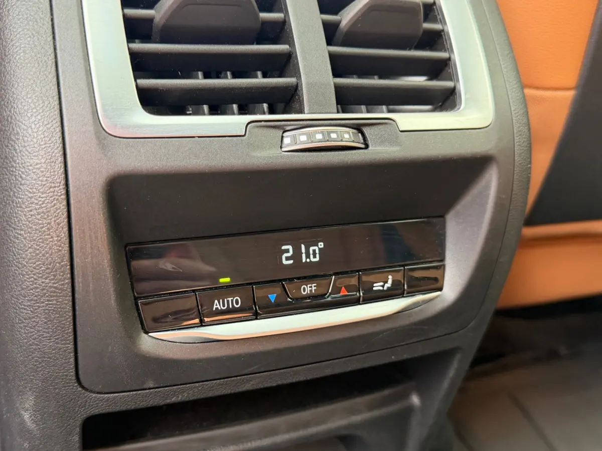 High Executive 80 kWh - SOH96% - M-Sport - Panorama