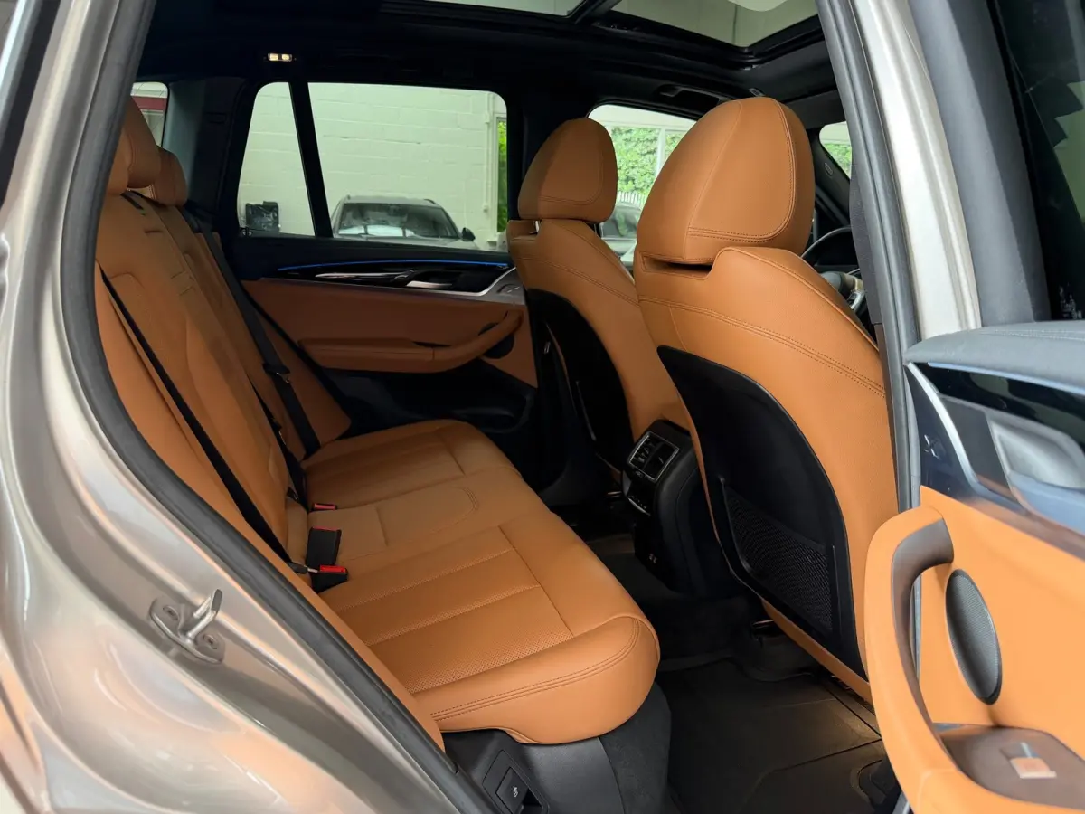 High Executive 80 kWh - SOH96% - M-Sport - Panorama