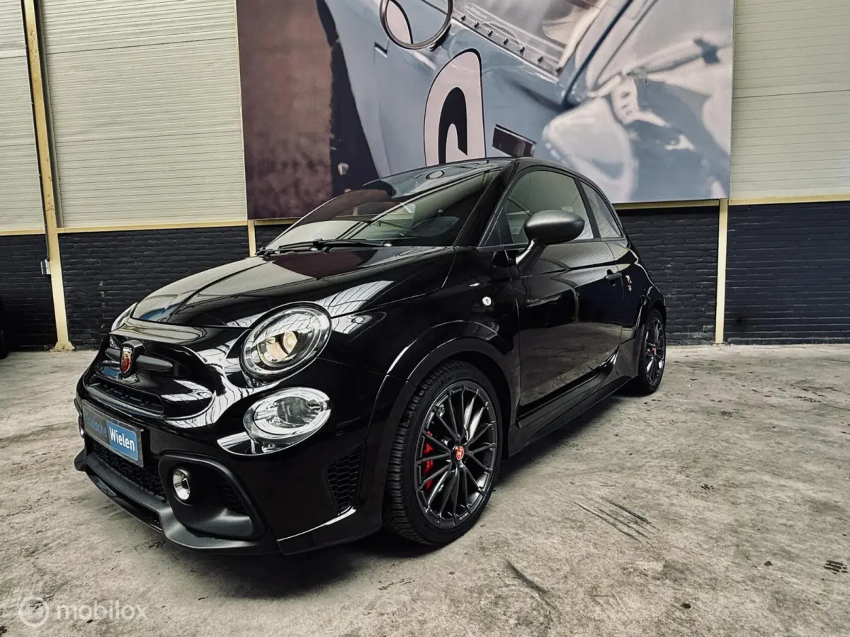 595C Fiat Abarth Competizione 595C|Abarth body kit|Sabelt| Alcantara|