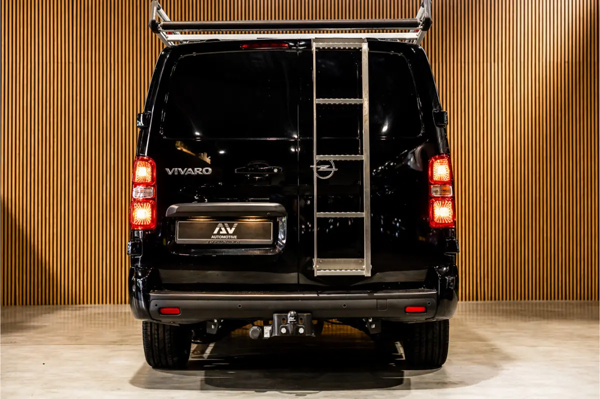 2.0 BlueHDi L3 DC | Dubbel cabine | Automaat | 6-Zitter | Navigatie | Camera | CarPlay | Dodehoek detector | Imperiaal | Trekhaak | F1 Flippers | Airco | BPM Vrij | Dealer onderhouden | Nieu